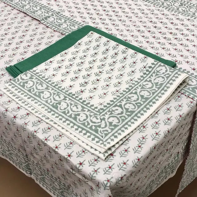 Holiday Winterberry Linens