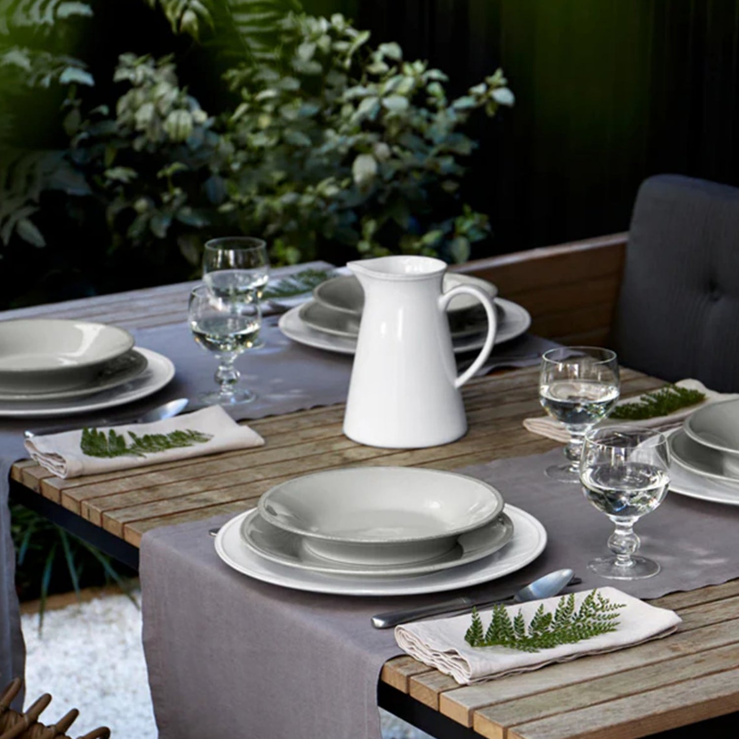 Friso Pitcher White