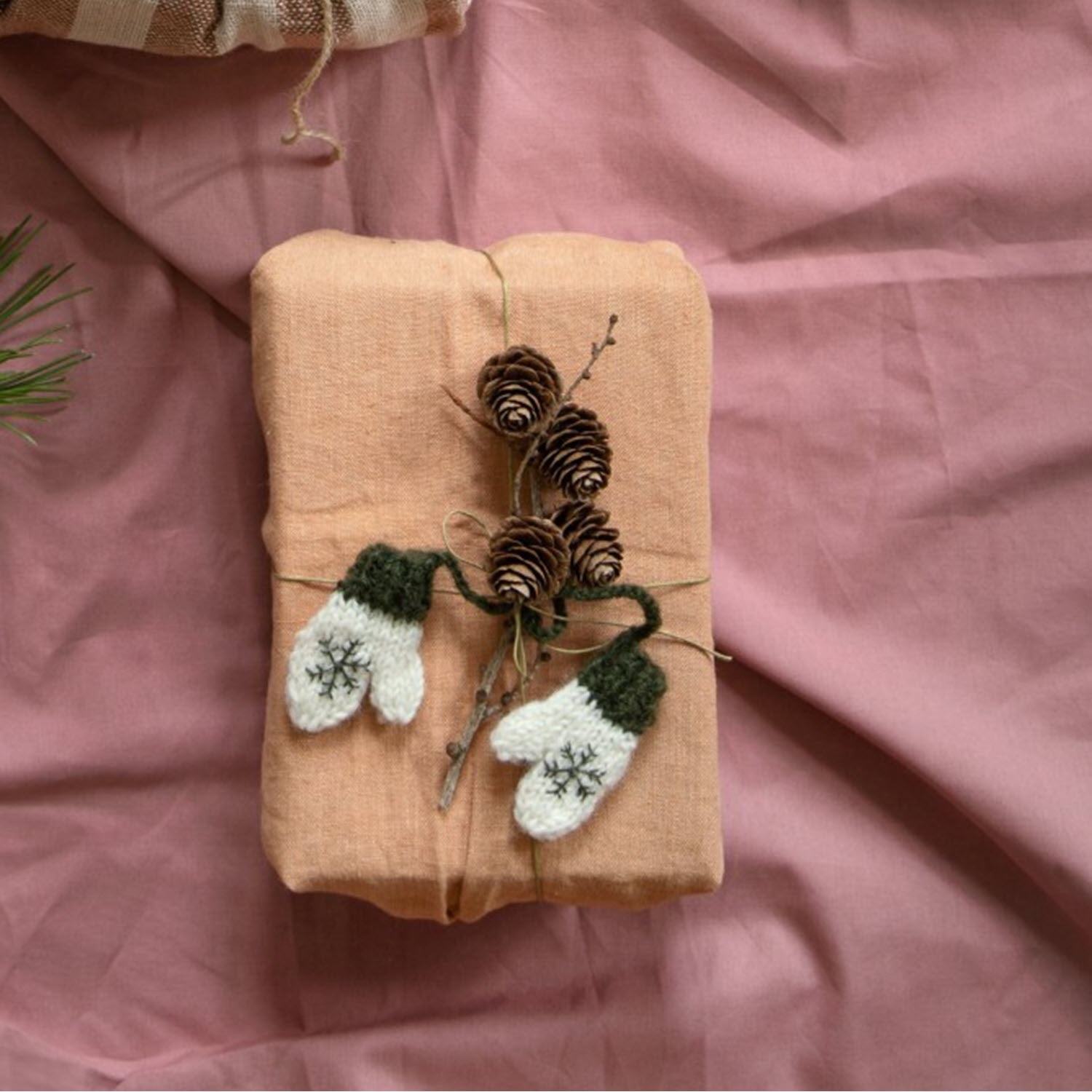 Knitted Sweater & Gloves Ornaments