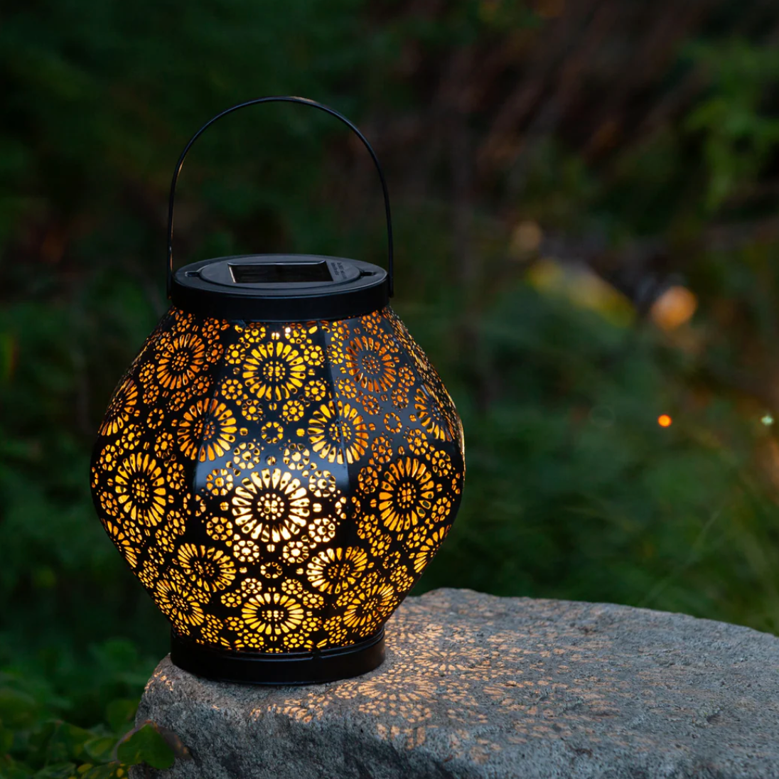 Black Metal Daisy Outdoor Solar Lantern